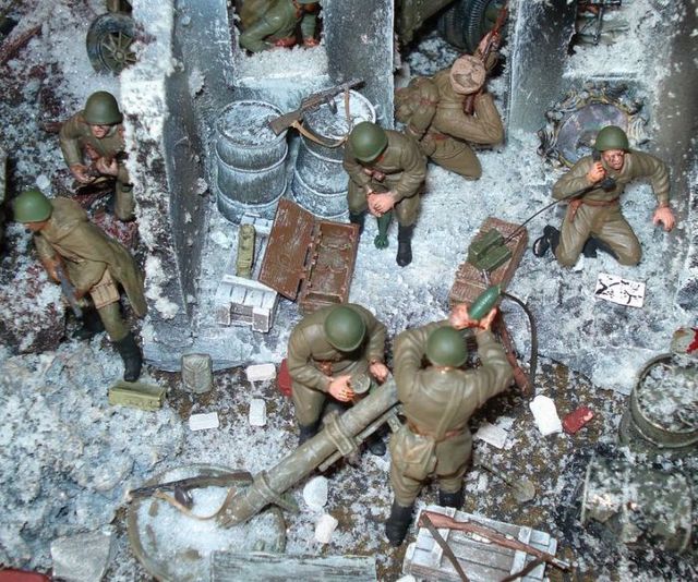 Detailed reproduction of Battle of Stalingrad (37 pics)