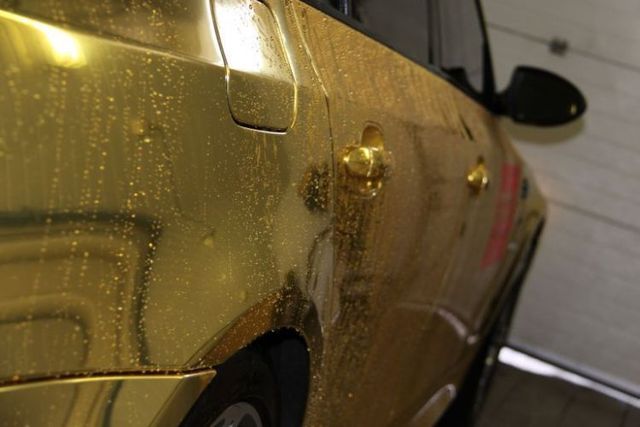 Golden BMW M5 (11 pics)