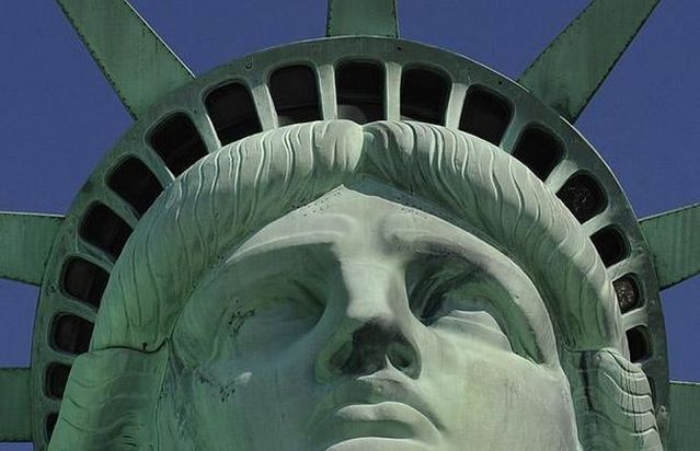 Would you like to climb into the crown of the Statue of Liberty? (27 photos)