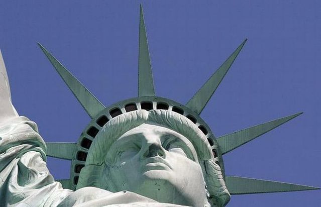 Would you like to climb into the crown of the Statue of Liberty? (27 photos)