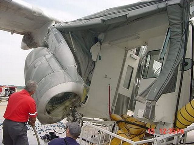 Unsuccessful landing (7 pics)