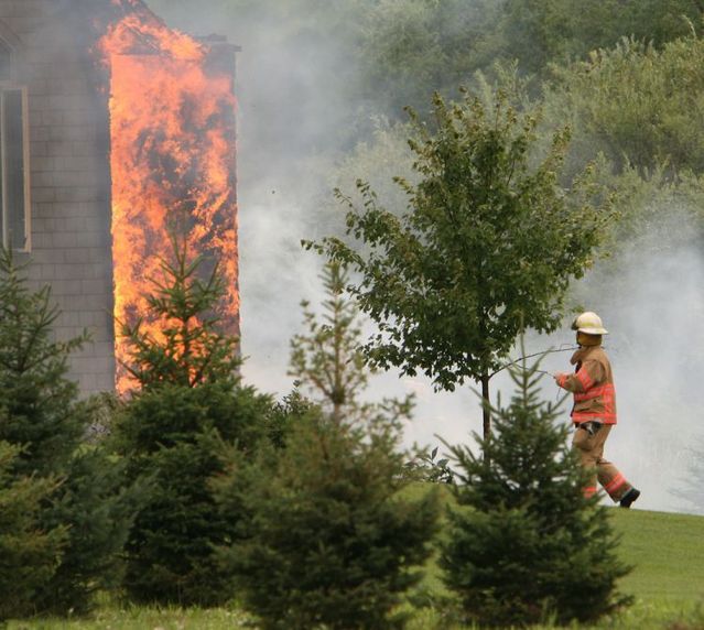Anatomy of a fire (13 pics)