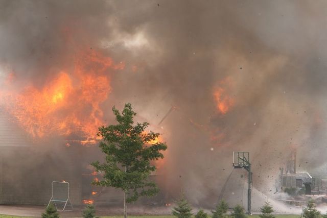 Anatomy of a fire (13 pics)