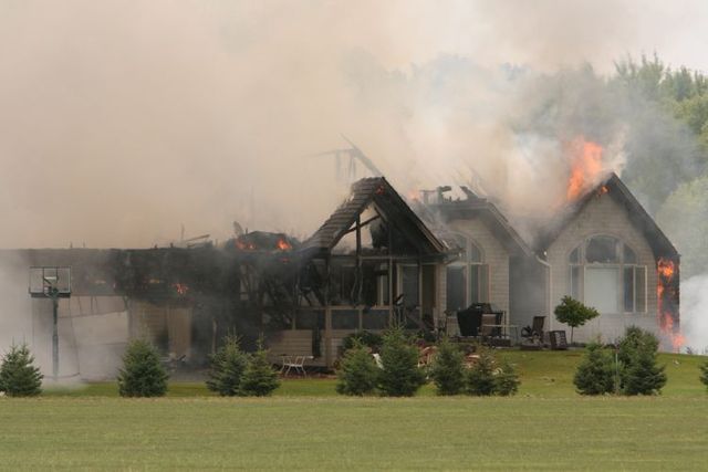 Anatomy of a fire (13 pics)