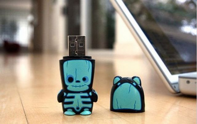 Creative USB flash drive (35 pics)