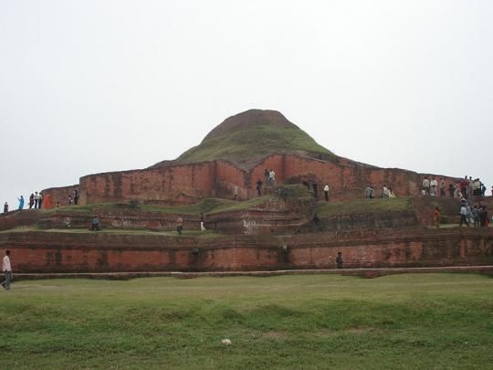 Living Rock – Massive monuments sculpted in situ (13 pics)