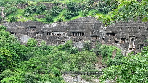 Living Rock – Massive monuments sculpted in situ (13 pics)
