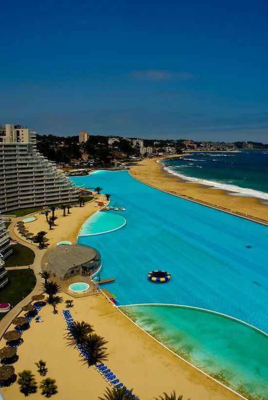 The world’s biggest pool (25 pics)