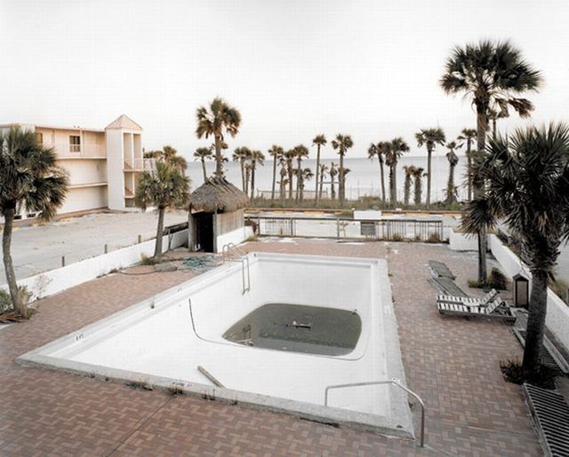 Abandoned motels in USA (17 pics)