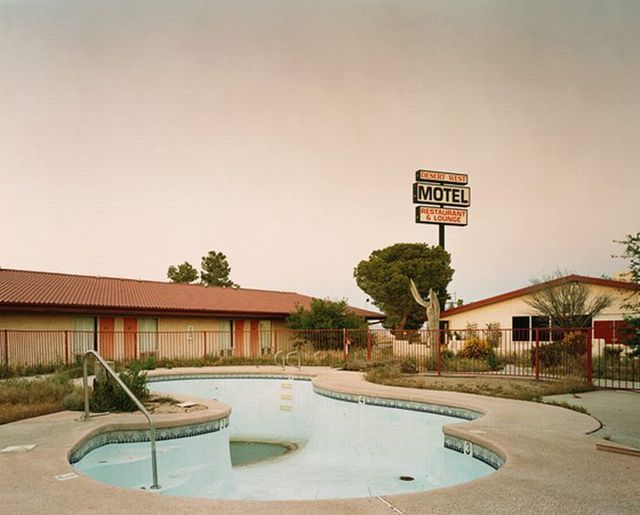 Abandoned motels in USA (17 pics)