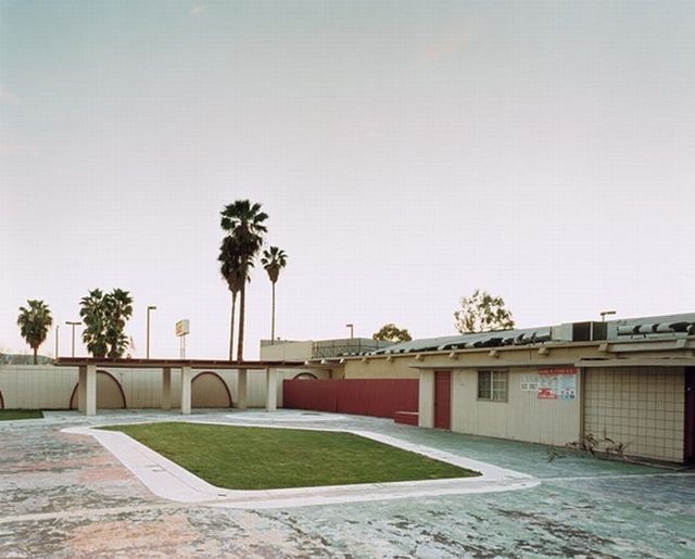 Abandoned motels in USA (17 pics)