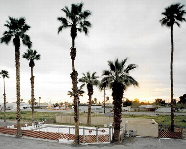 Abandoned motels in USA (17 pics)