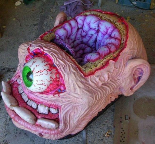 The most frightening child car ever (2 pics)