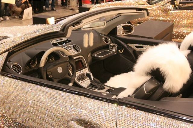 Mercedes for glamorous blonds (13 pics)
