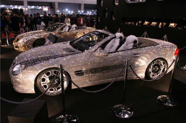 Mercedes for glamorous blonds (13 pics)