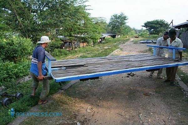 Transport for the poor in Cambodia (15 pics) 
