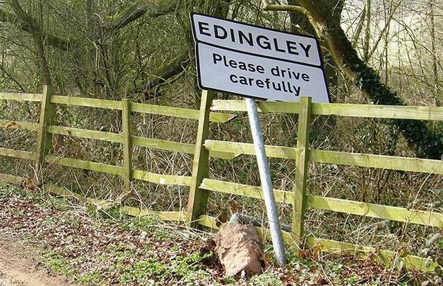 Weird signs. Part 2 (44 pics)