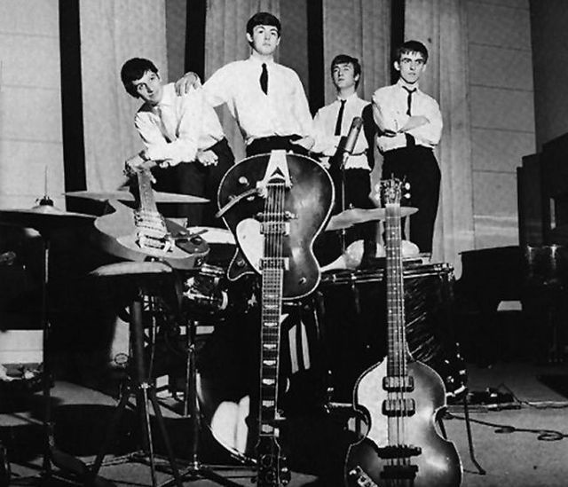 Unpublished photos of the Beatles when they were young (37 pics)