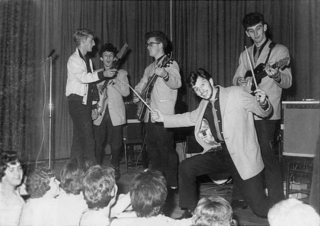 Unpublished photos of the Beatles when they were young (37 pics)