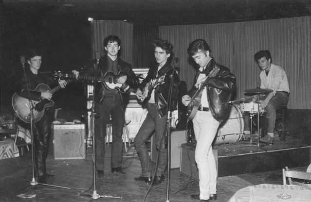 Unpublished photos of the Beatles when they were young (37 pics)