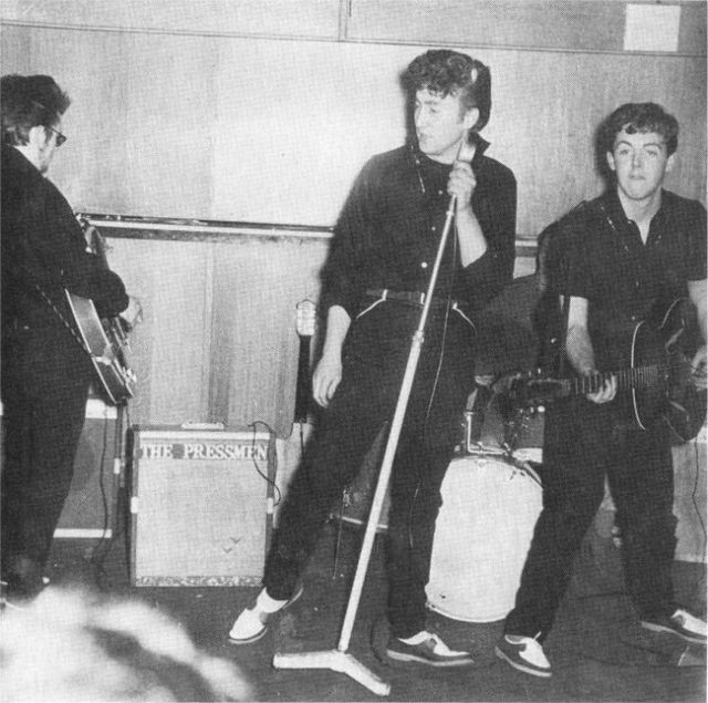 Unpublished photos of the Beatles when they were young (37 pics)
