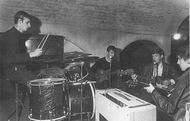 Unpublished photos of the Beatles when they were young (37 pics)