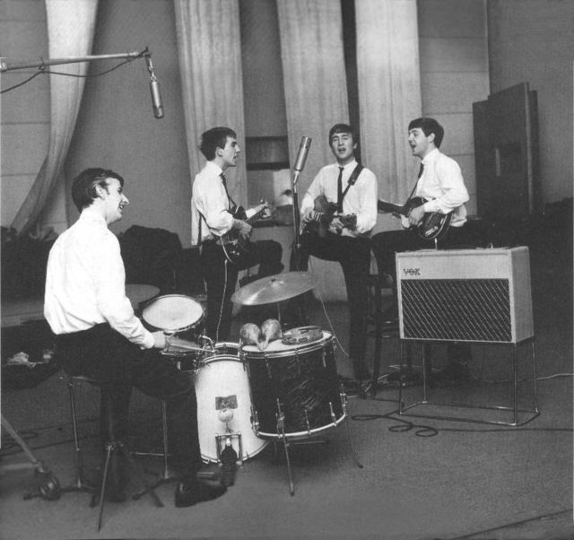 Unpublished photos of the Beatles when they were young (37 pics)
