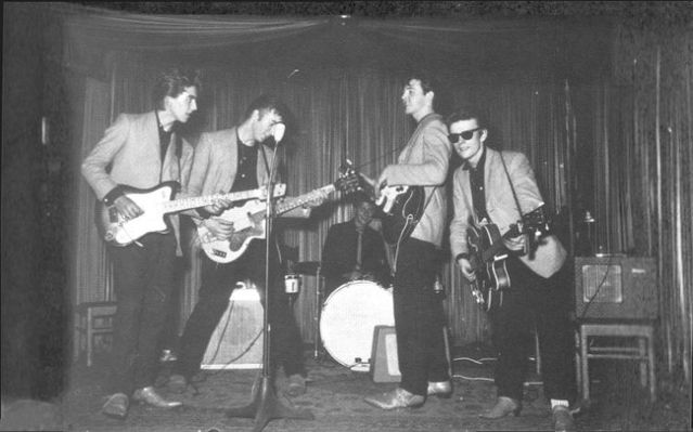 Unpublished photos of the Beatles when they were young (37 pics)