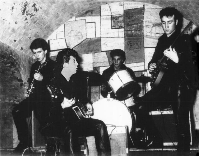 Unpublished photos of the Beatles when they were young (37 pics)