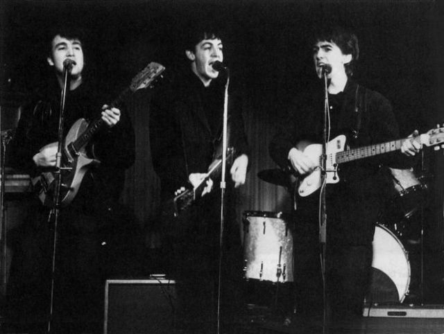 Unpublished photos of the Beatles when they were young (37 pics)