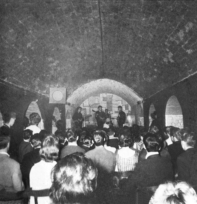 Unpublished photos of the Beatles when they were young (37 pics)