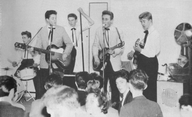 Unpublished photos of the Beatles when they were young (37 pics)