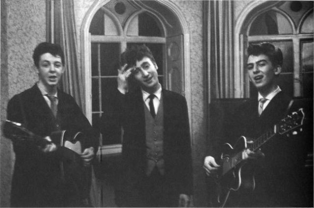 Unpublished photos of the Beatles when they were young (37 pics)