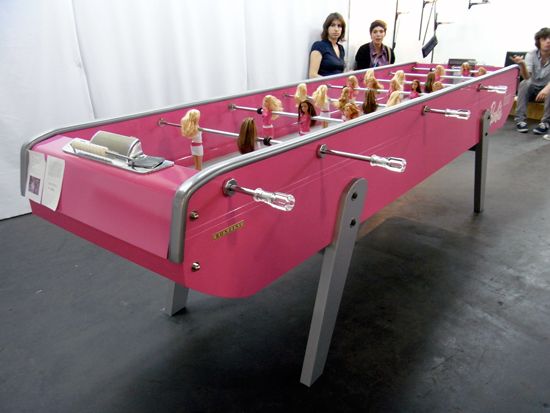 ‘Barbie foot’ – table football for girls (6 pics)