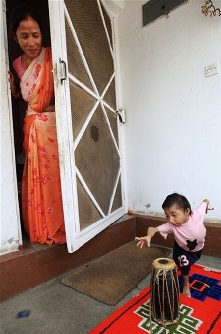 The World's Smallest Man (14 pics)