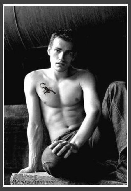 Some hot guys for the ladies (60 pics)
