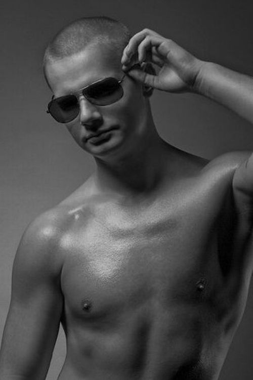 Some hot guys for the ladies (60 pics)