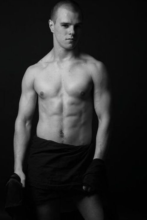 Some hot guys for the ladies (60 pics)