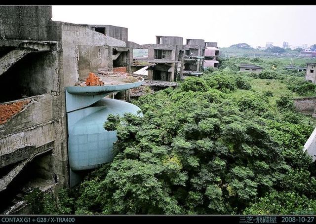 People don’t live here anymore ... (91 pics)