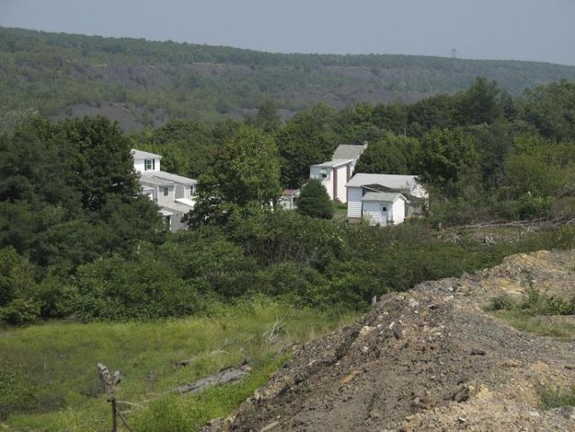 People don’t live here anymore ... (91 pics)