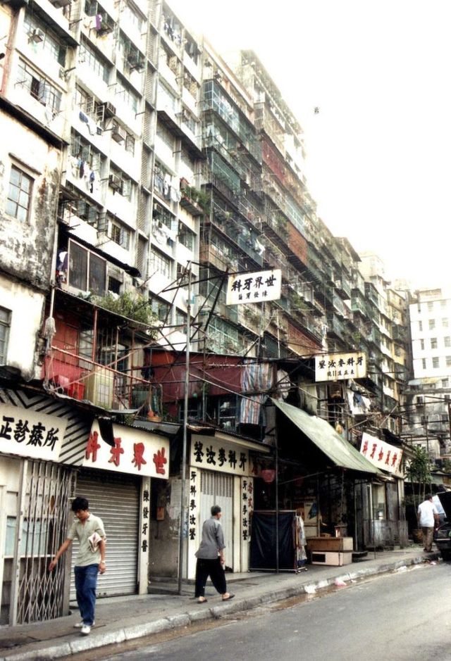 People don’t live here anymore ... (91 pics)