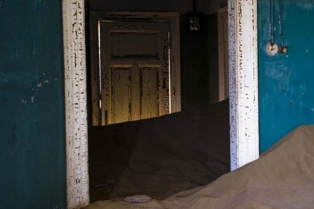 People don’t live here anymore ... (91 pics)