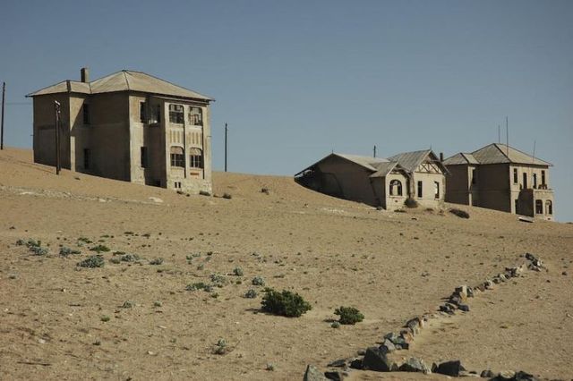 People don’t live here anymore ... (91 pics)