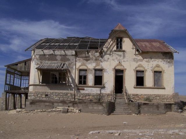 People don’t live here anymore ... (91 pics)