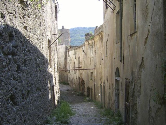 People don’t live here anymore ... (91 pics)