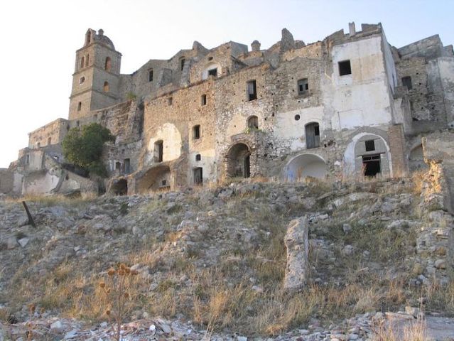 People don’t live here anymore ... (91 pics)