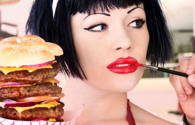 Heart Attack Grill (19 pics)