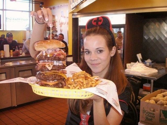 Heart Attack Grill (19 pics)
