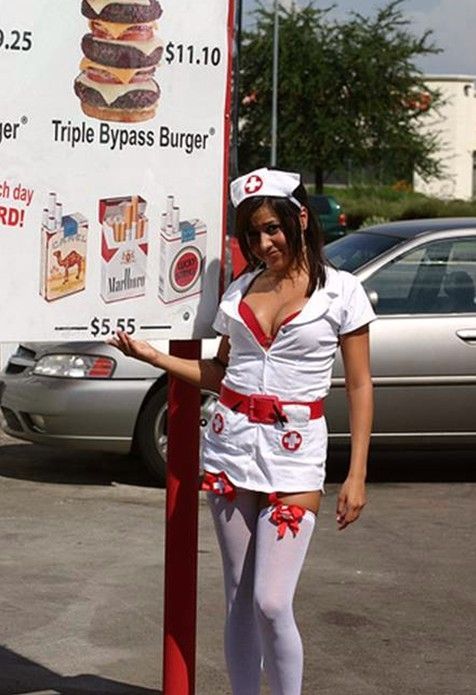 Heart Attack Grill (19 pics)