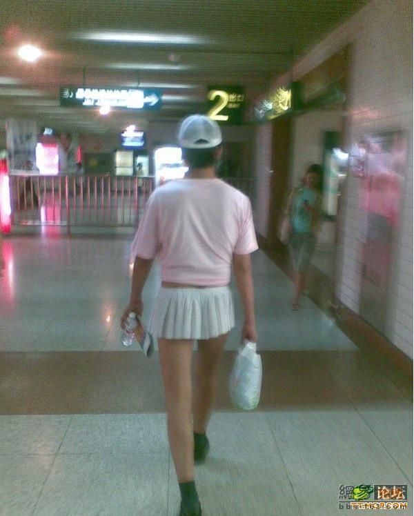 Girl or… (14 pics)
